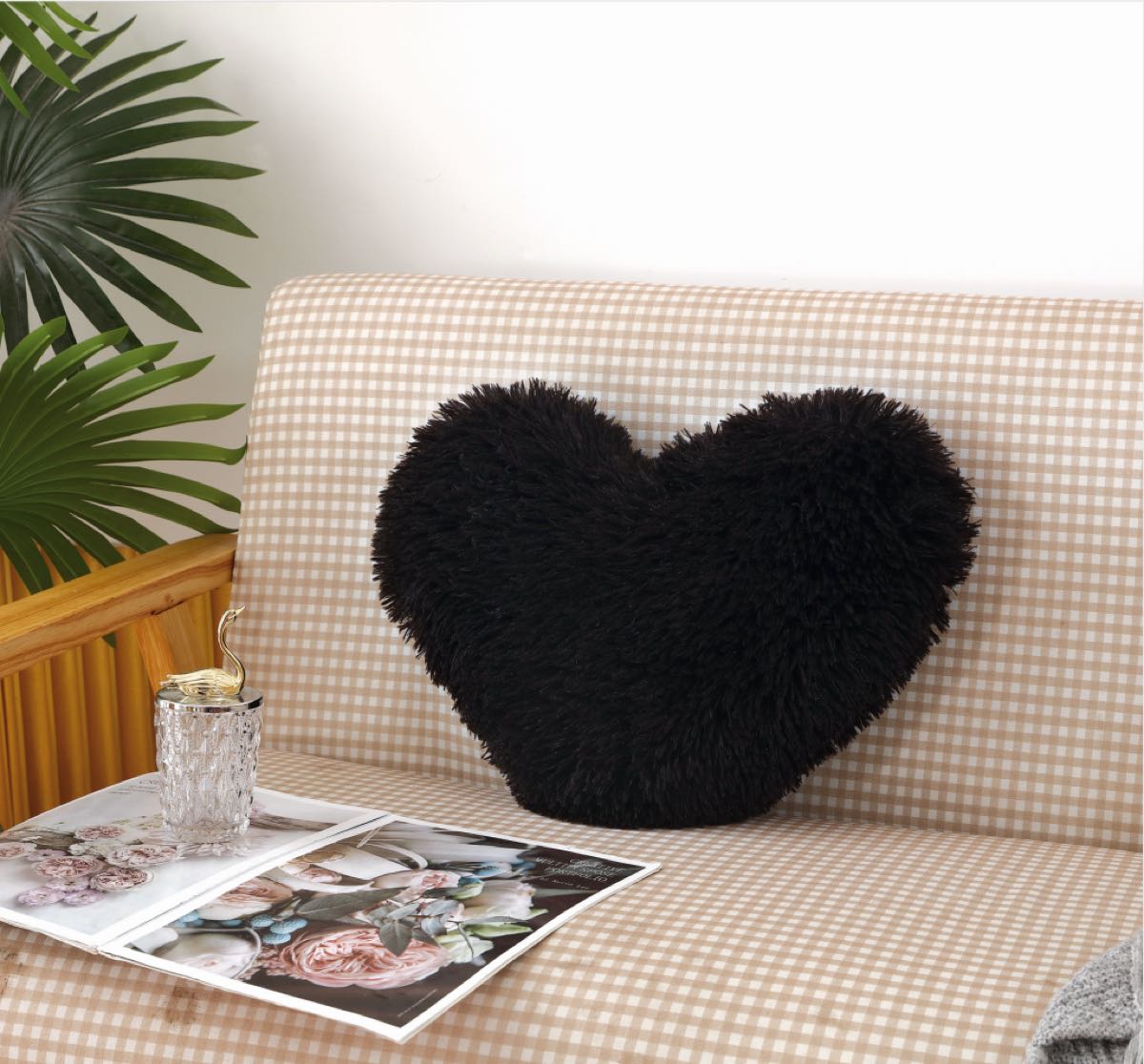Perna Decorativa in forma de inima — Soluție Practică Pentru Acasă