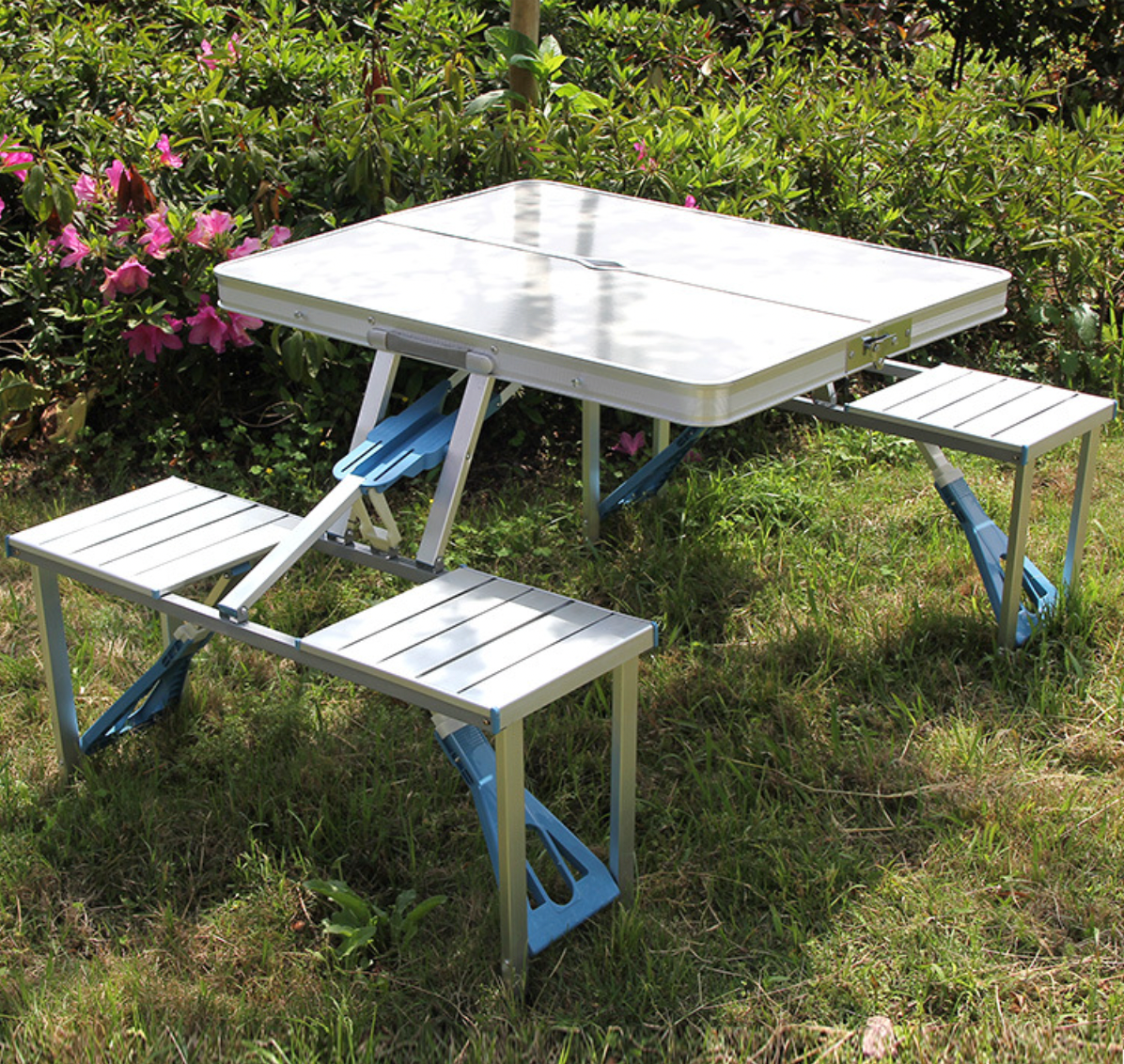 Masa pliabila picnic tip geamantan — Mai Mult Confort Oriunde