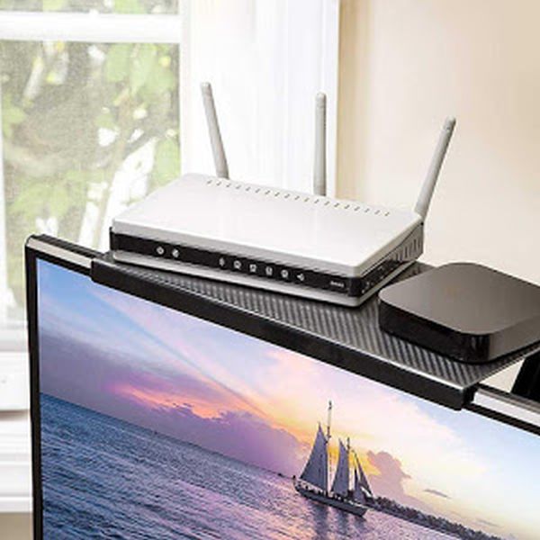 Raft reglabil pentru monitor sau televizor — Confort Practic Pentru Casa Ta