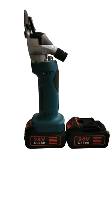 Aparat electric profesional pentru tuns oile cu 2 acumulatori 24V — Îngrijire Mai Ușoară