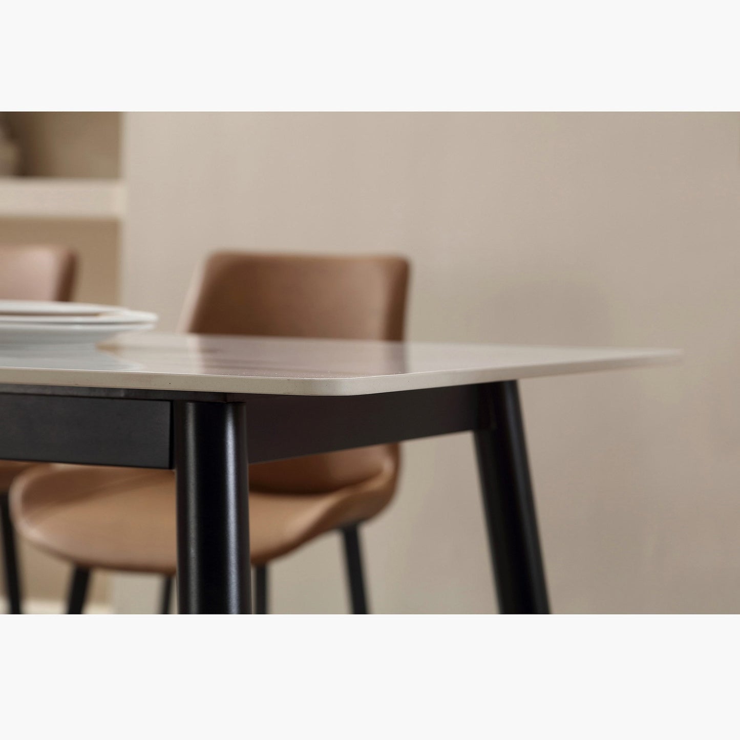 RESIGILAT - Masă de dining moderna din piatra sinterizata — Confort Practic Pentru Casa Ta