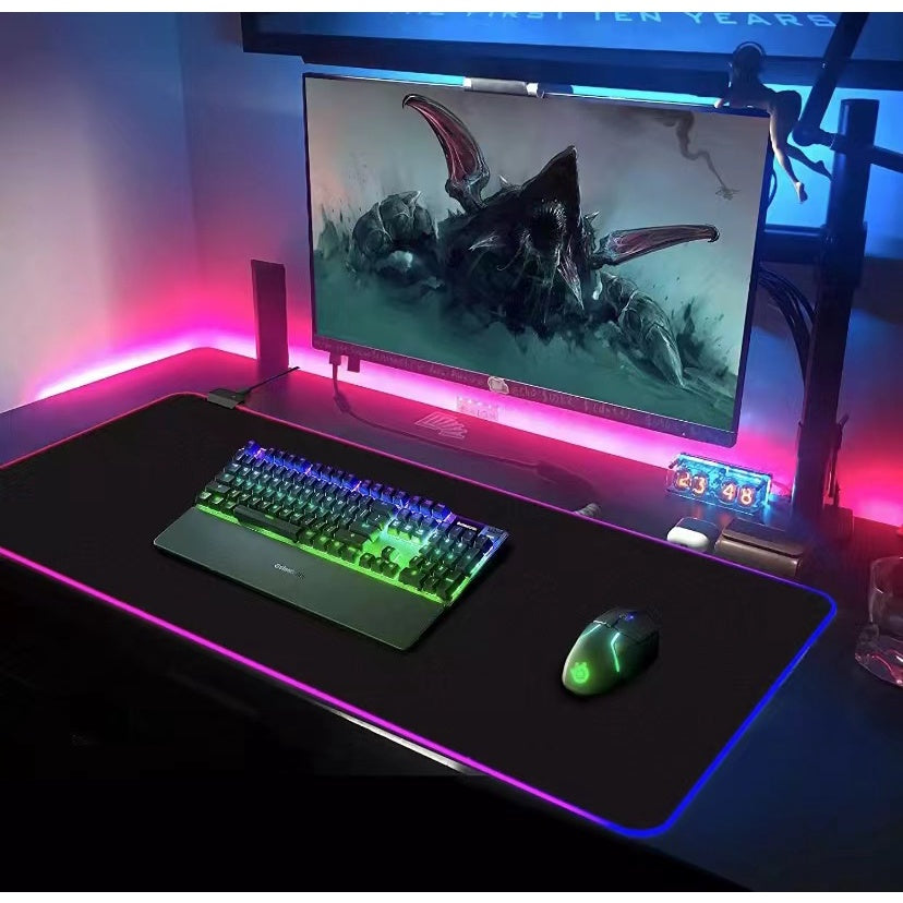 Mouse Pad gaming cu iluminare led RGB 80 x 30 — Utilitate Smart Zi de Zi