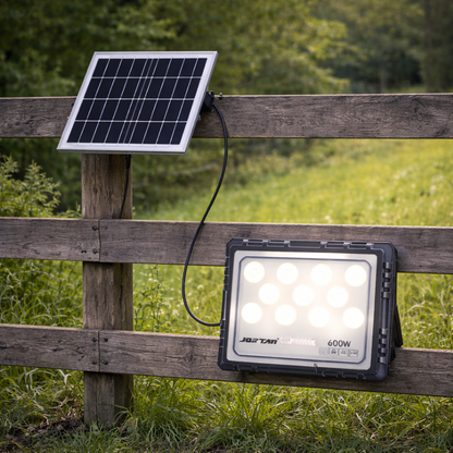 Proiector solar LED Jortan 600/800/1000W cu panou solar IP66 — Ambient Modern Pentru Acasă