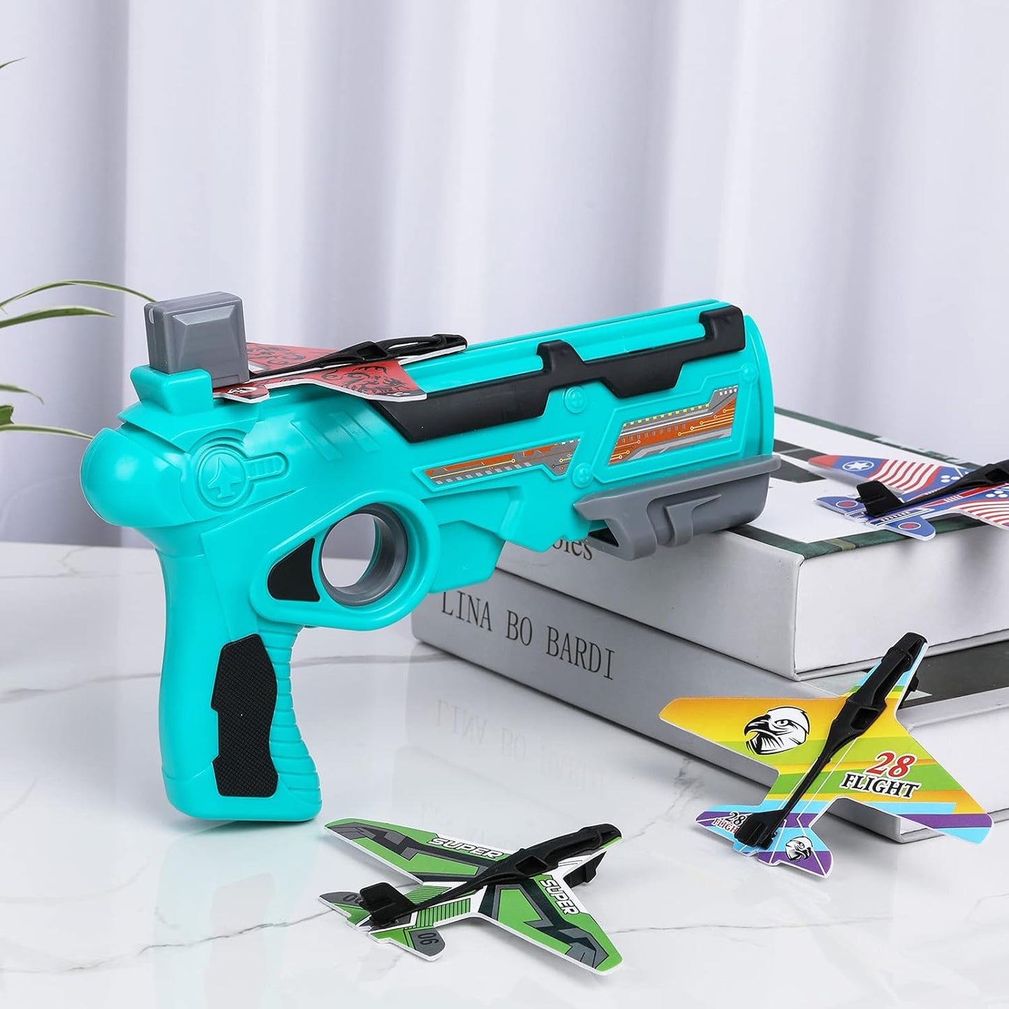 Pistol lansator de avioane de jucarie — Util Pentru Familie și Copii
