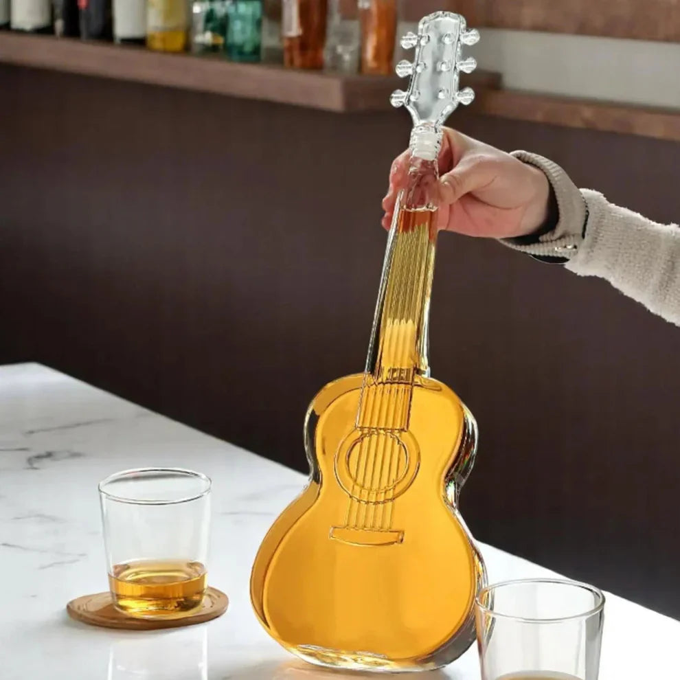Set decantor in forma de vioara cu 2 pahare si — Mai Mult Confort Oriunde