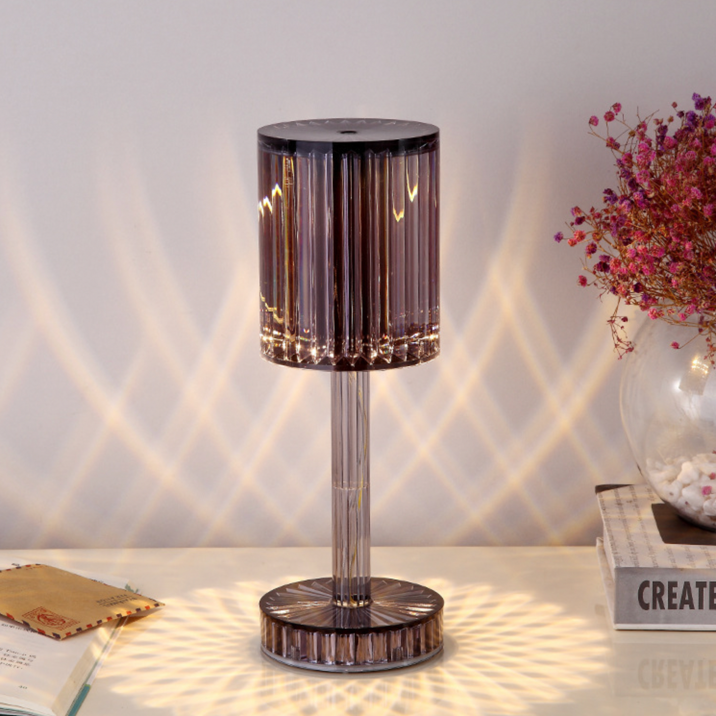 Lampa de masa wireless din cristal acrilic cu touch si — Ambient Modern Pentru Acasă