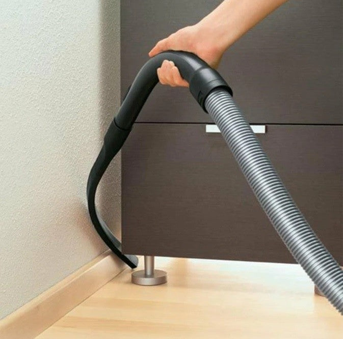Adaptor universal flexibil pentru aspirator — Confort Practic Pentru Casa Ta