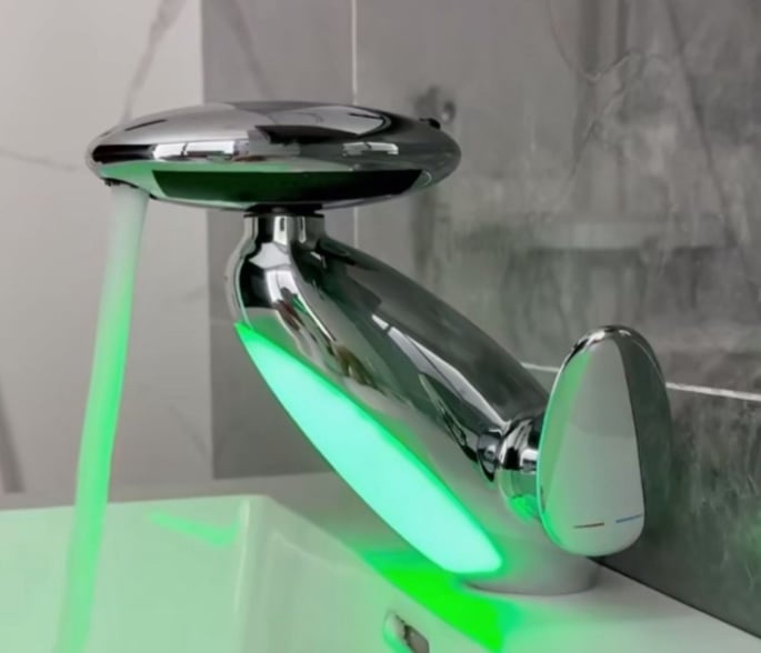 Baterie Chiuveta Baie Premium Iluminare LED — Confort Practic Pentru Casa Ta