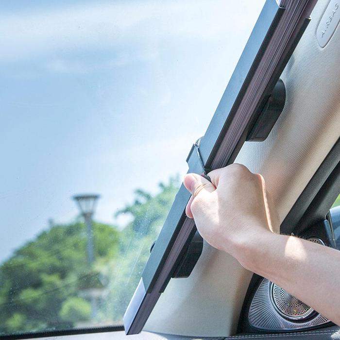 Copertina parasolar auto retractabil impotriva razelor UV — Confort și Siguranță la Drum