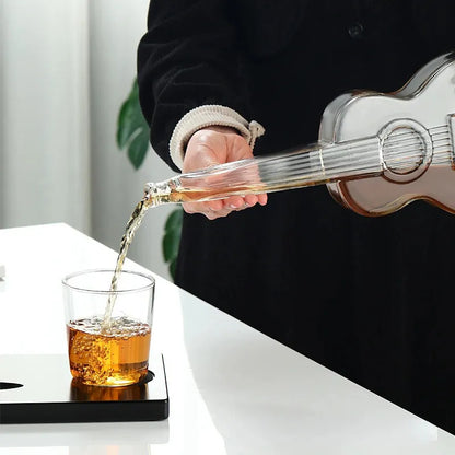 Set decantor in forma de vioara cu 2 pahare si — Mai Mult Confort Oriunde