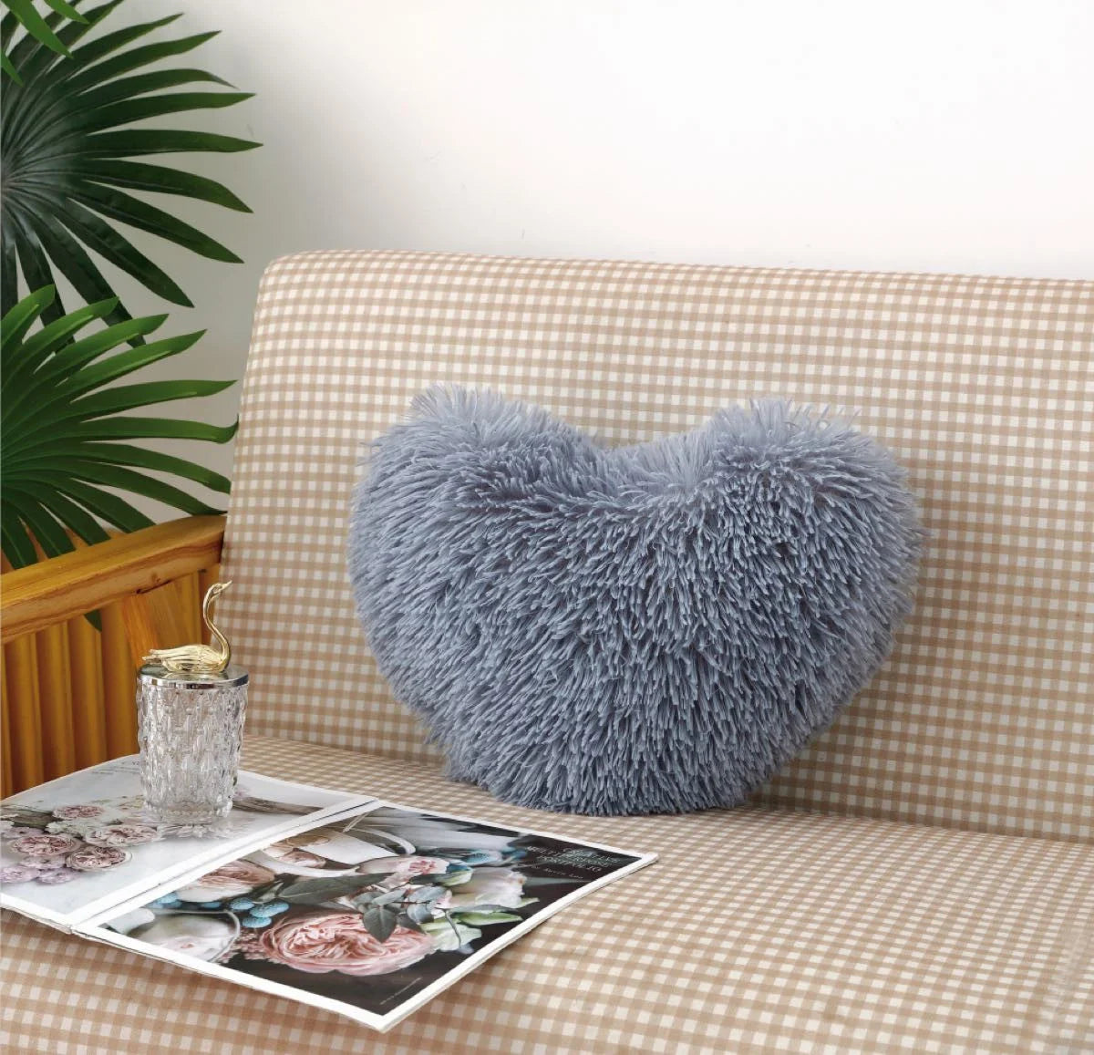 Perna Decorativa in forma de inima — Soluție Practică Pentru Acasă
